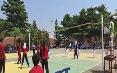 Sengit! Classmeeting Hari Ke-4 SMPN 1 Jumantono Suguhi Laga Semifinal Bola Voli yang Memukau