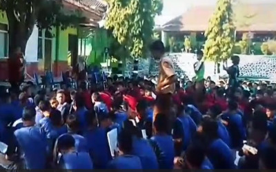 Membangun Generasi Digital Cerdas: Sosialisasi Etika Bermedia Sosial di SMP Negeri 1 Jumantono