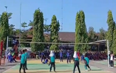 Kemeriahan Hari Ketiga Classmeeting Jeda Semester Ganjil SMP Negeri 1 Jumantono
